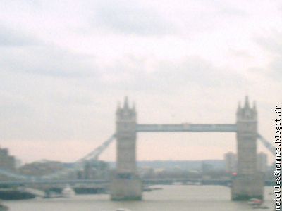 Le Tower Bridge!!!(le pont de la tour)